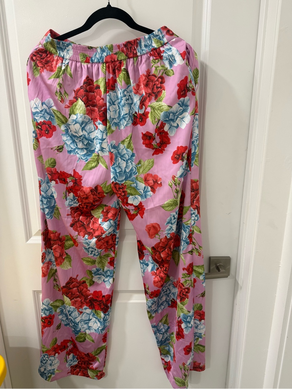 Rachel Zoe Lavender Floral Wide-Leg Lounge Pants with Blue and Red Blooms - Picture 2 of 5